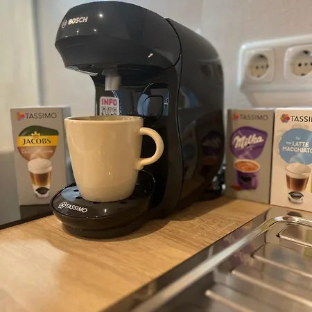 Kleines Glueck - Waschmaschine, Sbahn, Regendusche, Fussbodenheizung Lägenhet Karlsruhe