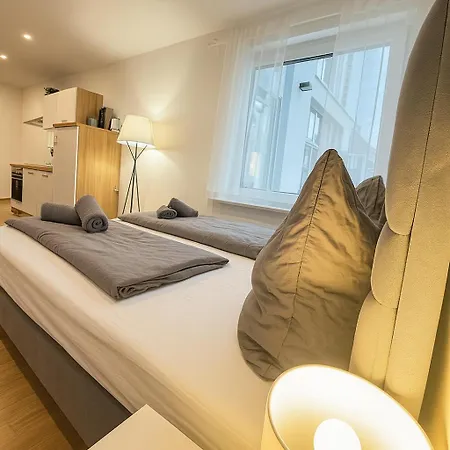 Kleines Glueck - Waschmaschine, Sbahn, Regendusche, Fussbodenheizung Lägenhet Karlsruhe